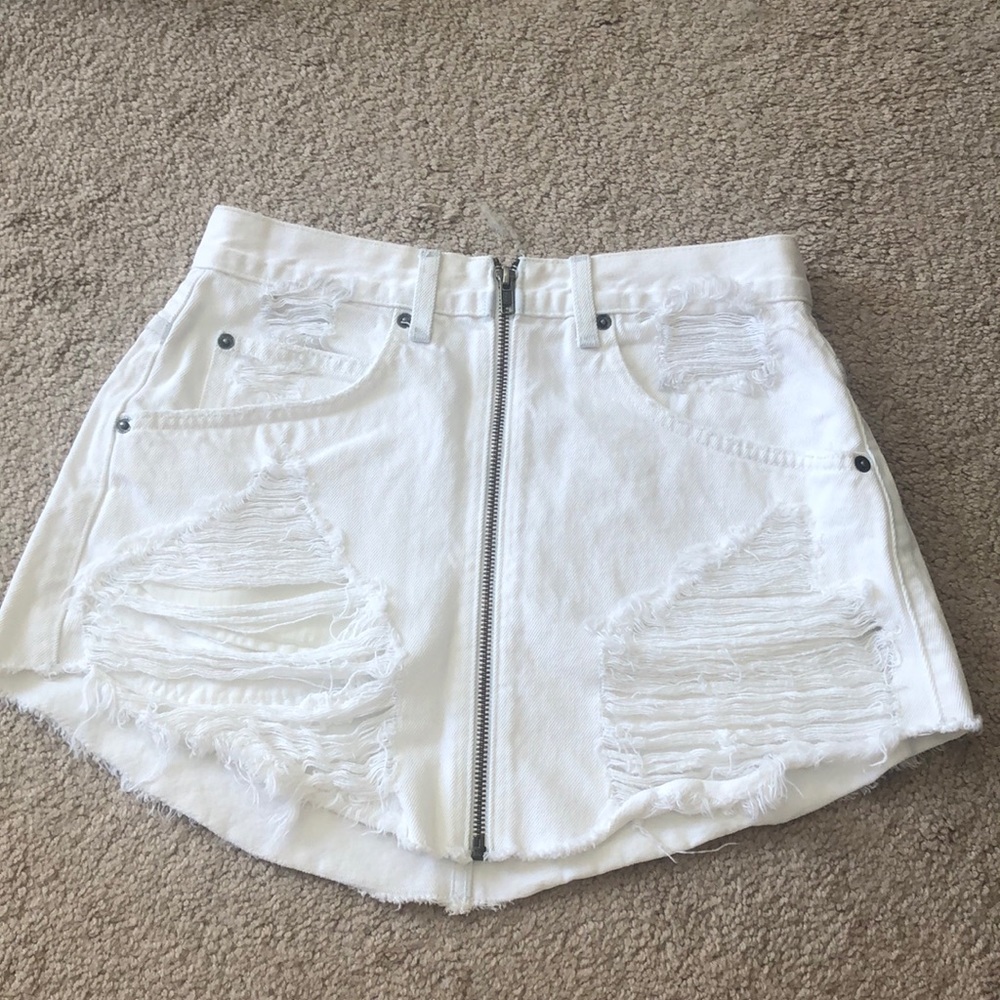 Carmar Denim
WHITE BEATRICE ZIP FRONT SKIRT - Picture 3 of 8